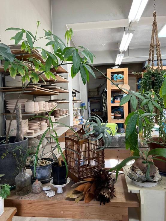 はしもとさちえさんの工房での製作風景