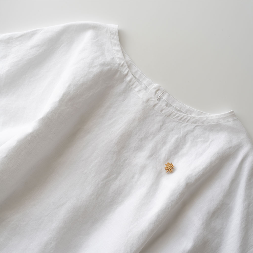 ao11｜ブローチ エーデルワイス