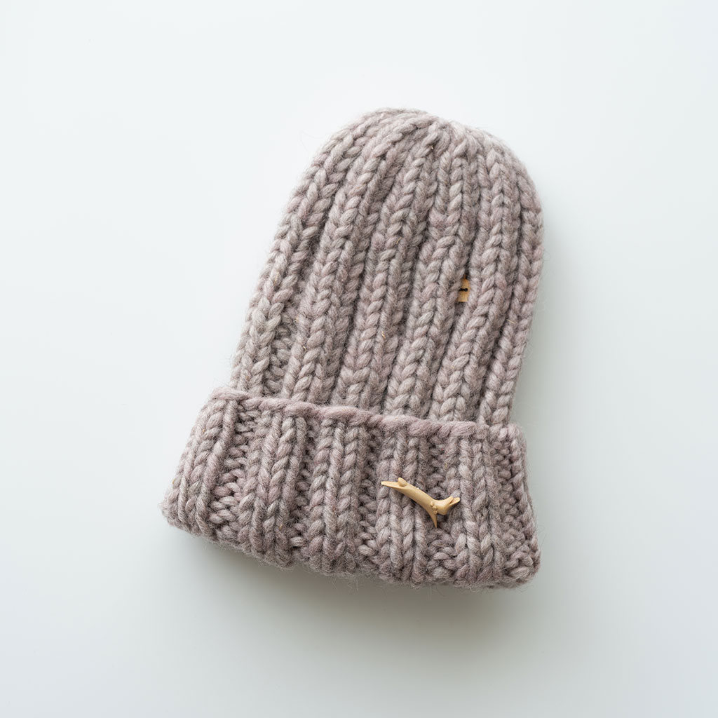 ao11｜ブローチ ウサギ