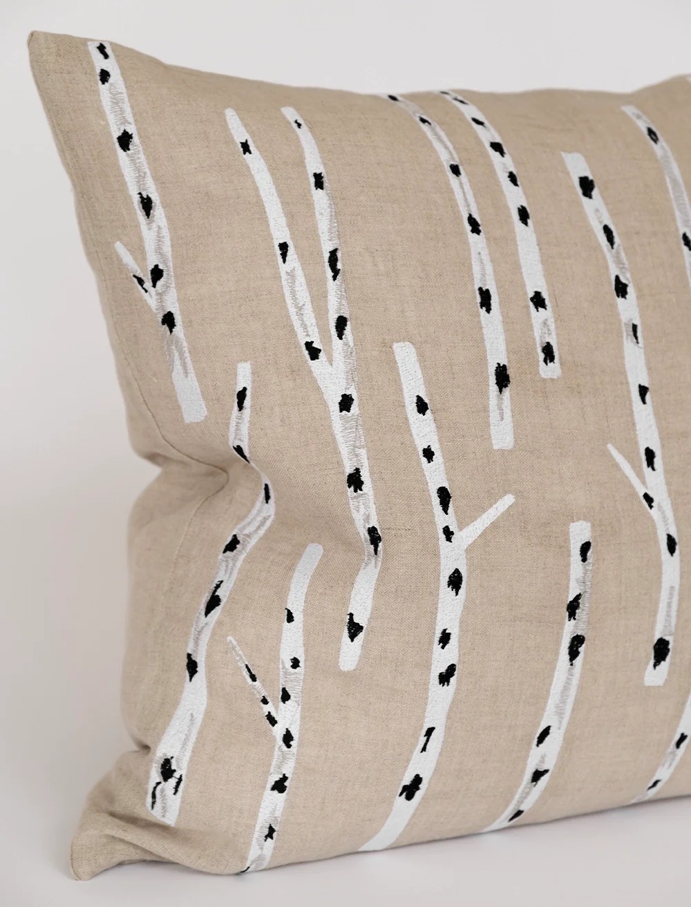 Fine Little Day ファインリトルデイ｜リネン×刺繍 クッションカバー BIRCH