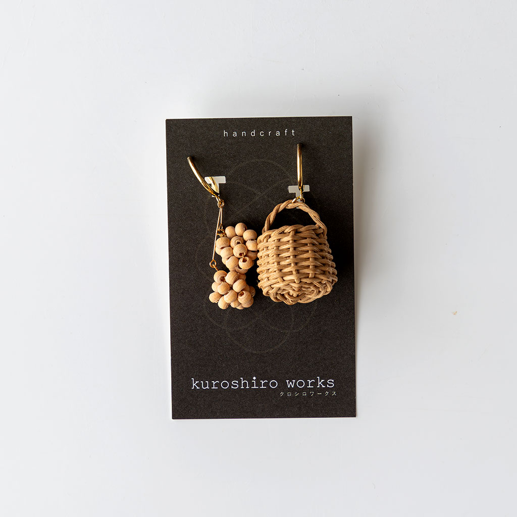 kuroshiro works｜ラタン イヤリング 木の実を摘みに