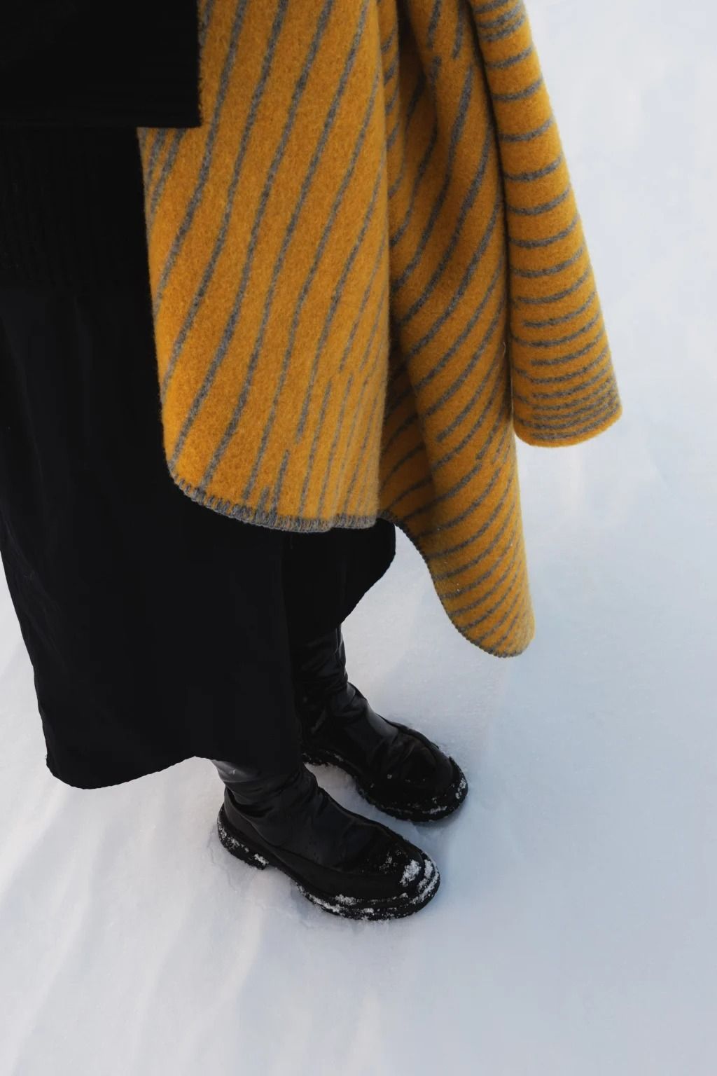 LAPUAN KANKURIT ラプアンカンクリ｜ブランケット（130x180cm）AURORA/グレー×コーヒーダイドオレンジ