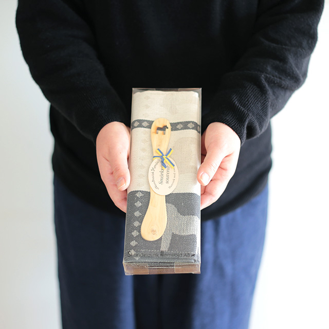 Skandinavisk Hemslojd スカンジナビスク・ヘムスロイド｜キッチンタオルとバターナイフのセット