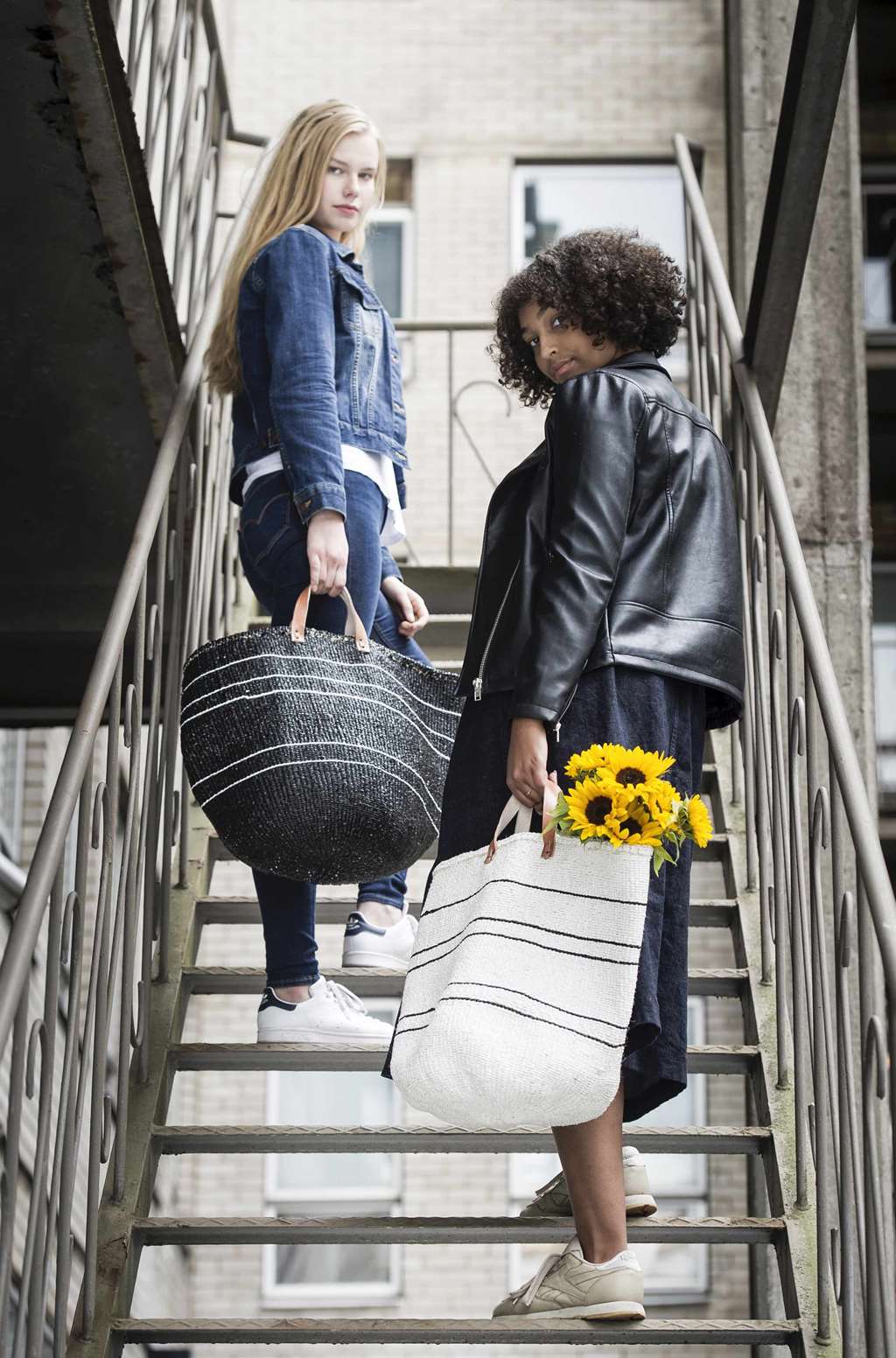 Mifuko ミフコ｜Kiondo バスケット［サイザル麻×再生プラスチック］トートバッグ［ショートハンドル］Lサイズ ブラックライン