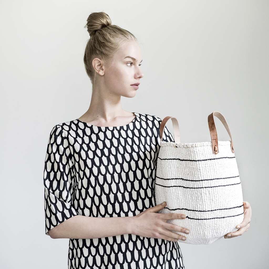 Mifuko ミフコ｜Kiondo バスケット［サイザル麻×再生プラスチック］トートバッグ［ショートハンドル］Mサイズ ブラックライン