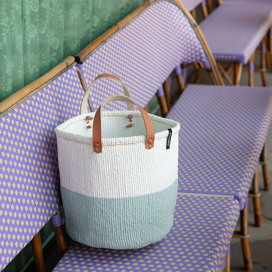 Mifuko ミフコ｜Kiondo バスケット［サイザル麻×再生プラスチック］トートバッグ［ショートハンドル］Mサイズ ライトブルーハーフ