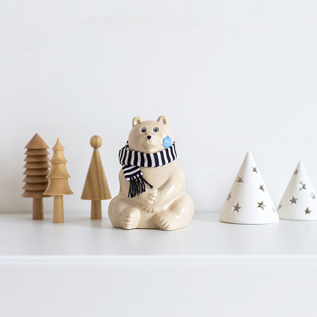 【過去年限定】しろくま貯金箱|ボーダーマフラー付き Polar Bear Money Box