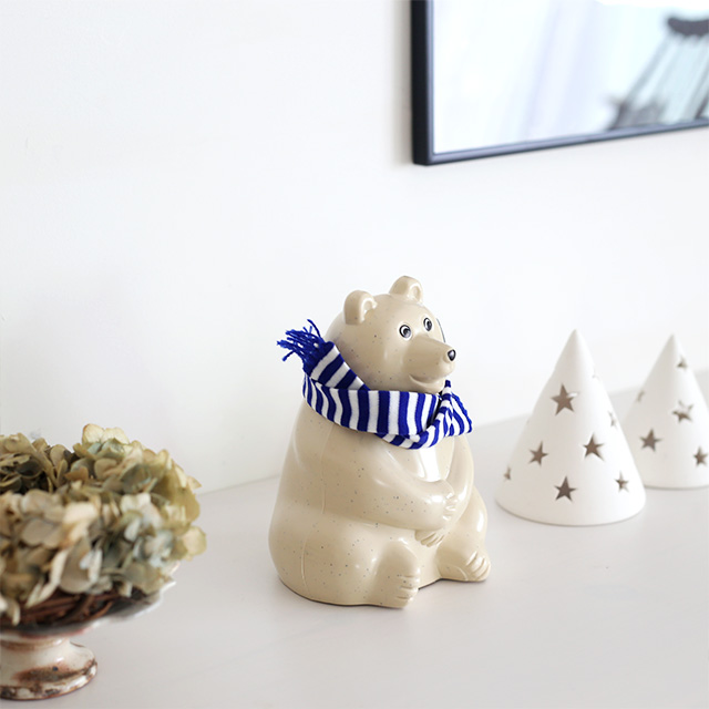 【2019年限定】しろくま貯金箱｜ブルーボーダーマフラー付き Polar Bear Money Box