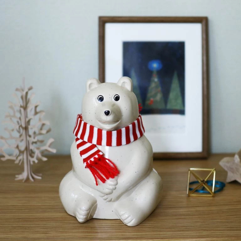 【2021年限定】しろくま貯金箱｜赤ボーダーマフラー付き Polar Bear Money Box