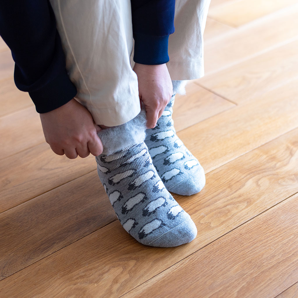 from F フロムエフ｜もこもこソックス レディース/ひつじ/ライトグレー