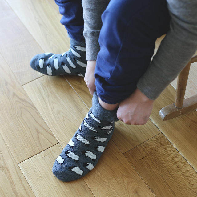 from F フロムエフ｜もこもこソックス メンズ/◆FEEL MY FOOTSTEPS◆ひつじ/グレー