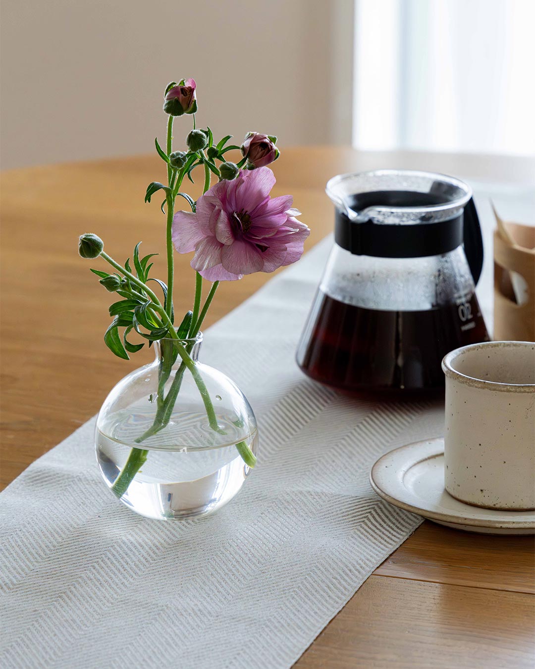 Vaxbo Lin ヴェクスボリン｜テーブルランナー FESTREMSA（ホワイト）